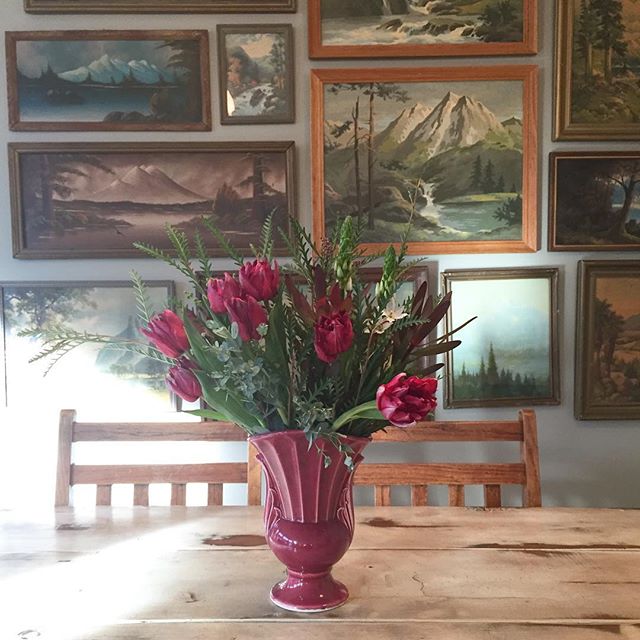 Happy ️Valentine's️ Day!! We've got lots of beautiful spring bouquets for you sweetie. Stop in today and pick one up.