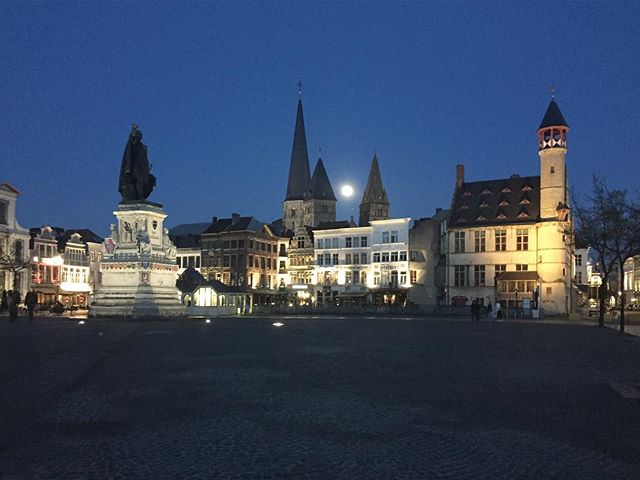 Full moon over Ghent.  So happy to be back finally!
