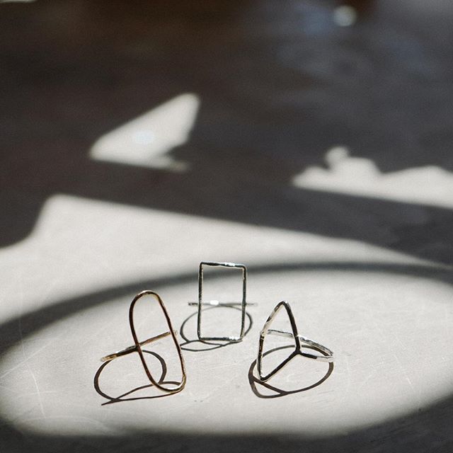 We love these modern rings with classic shapes from @tumbleweedbeadco in sterling silver or gold fill.