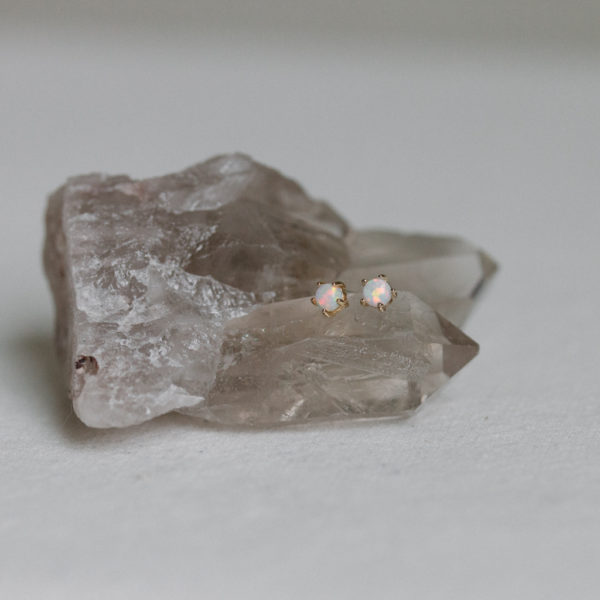 opal-studs