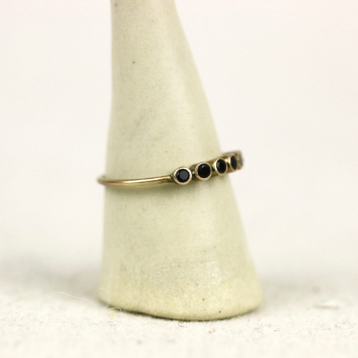 10-karat-black-onyx-ring-view2